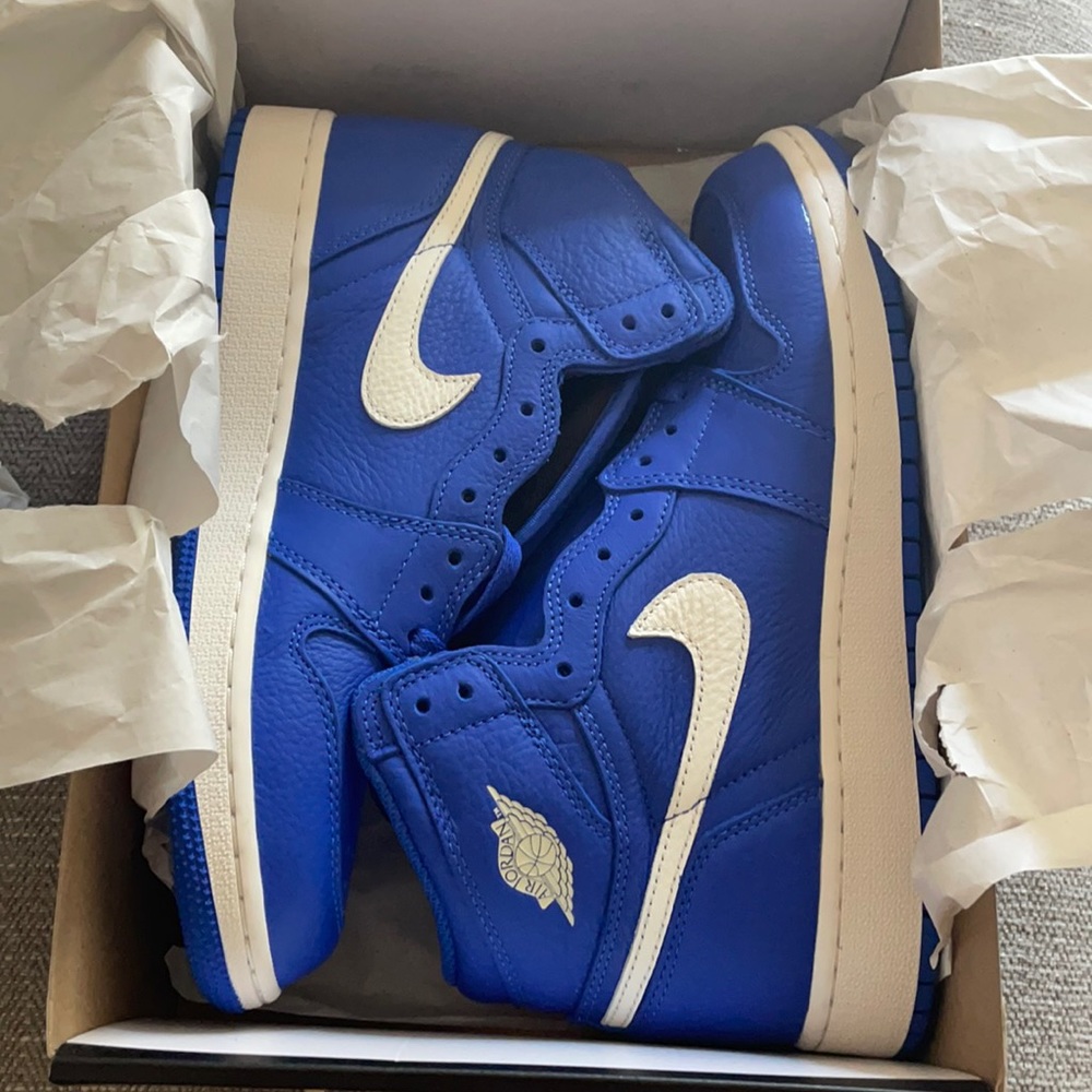 BRAND NEW!! AIR JORDAN RETRO HI OG ROYAL BLUE
